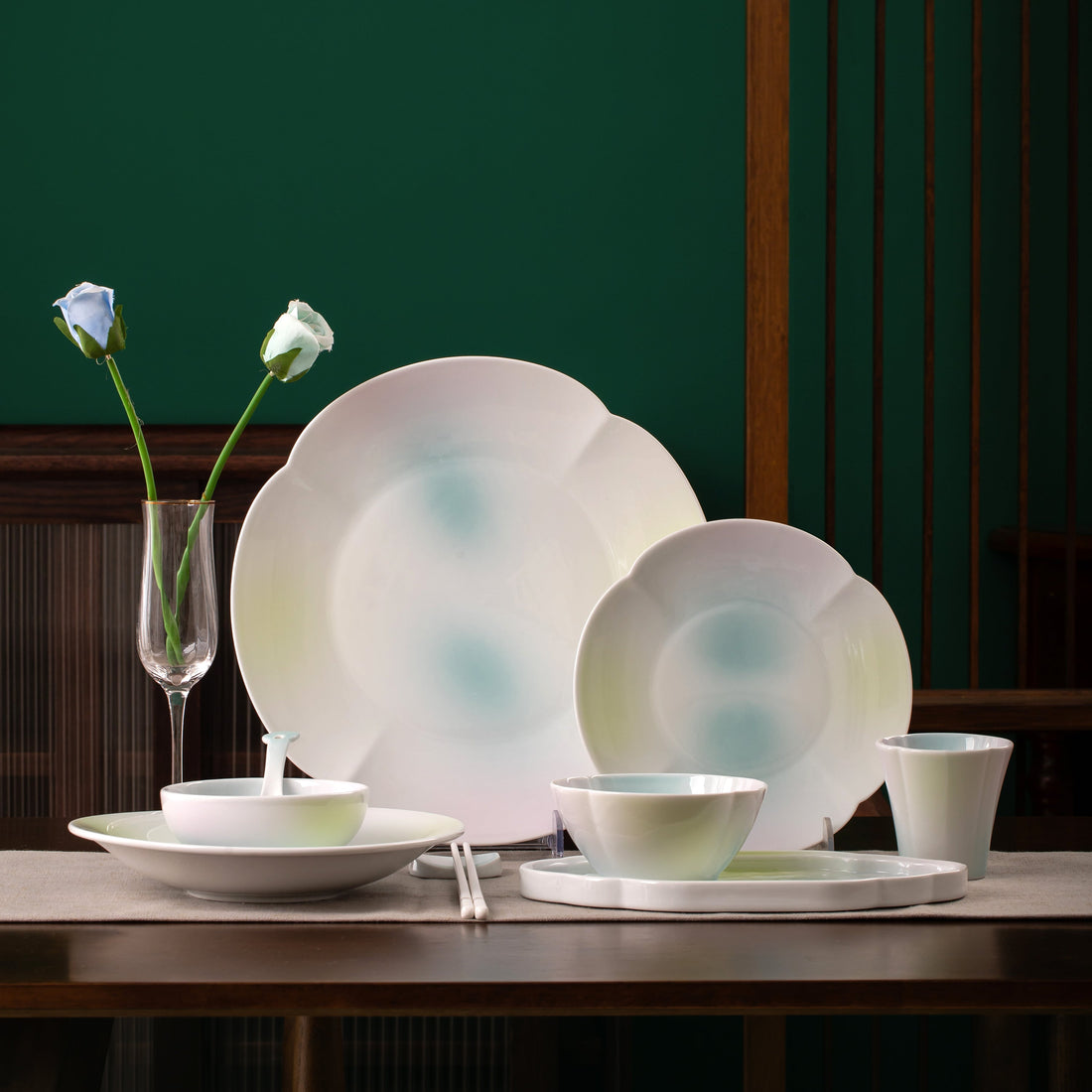 Porcelain Dinnerware vs. Stoneware: Which One Is Better?