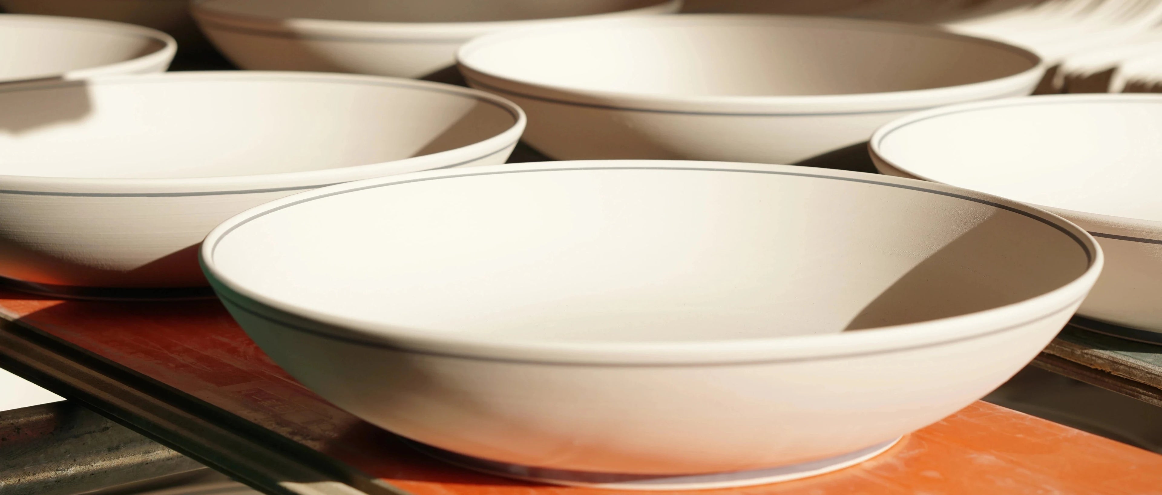 High Class Dinnerware/Tableware, Outlet Store, Easy to Clean, Dishwasher Safe.